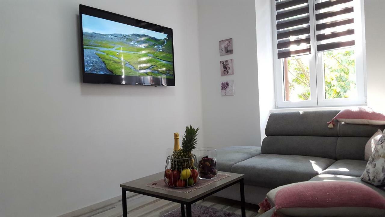 Imperia *** Apartamento Pula